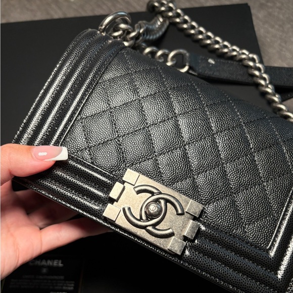 Chanel Small Boy Bag Caviar Leather - Picture 9 of 16